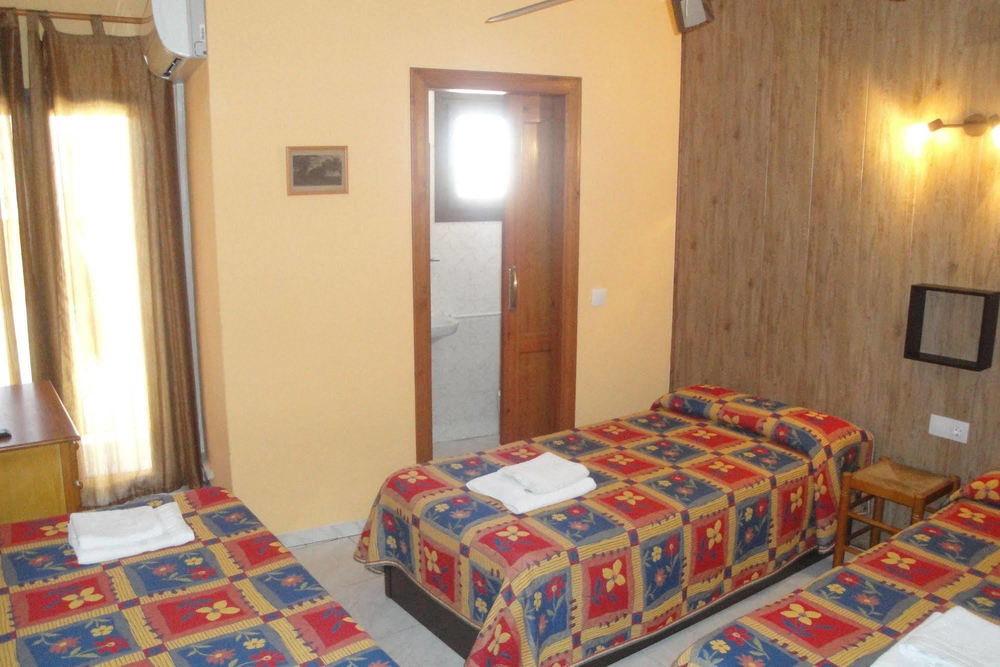 Hostal Cristina Denia Luaran gambar